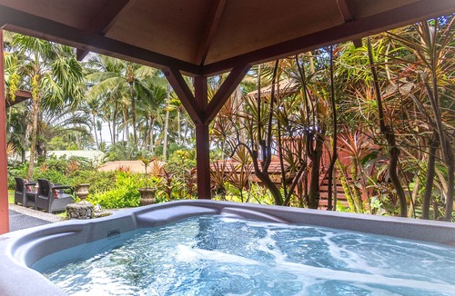 Kehena Beach Estates House | Oceanfront Bali House next to Kehena Black Sand Beach w/Hot tub