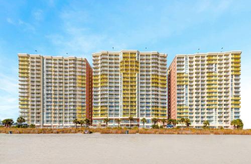 Crescent Beach Apartment | Oceanfront Bay Watch 1BR with Resort Amenities 1707