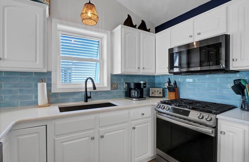 Surf City Cottage | Oceanfront Bliss - Spacious Beach Cottage for up to 11 Guests