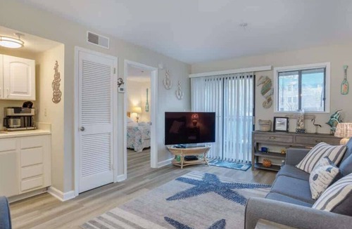 Palmetto Dunes Apartment | Oceanfront Complex, Multiple Pools, Sauna