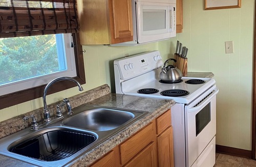 Wimble Shores House | Oceanfront Classic Cottage