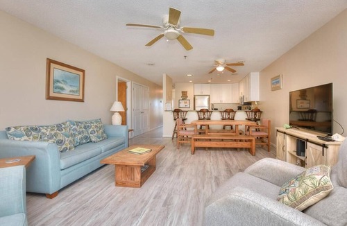 Long Beach Condo | Oceanfront comfort at SSV 108-Finz Up in Oak Island, perfect for family getaways!