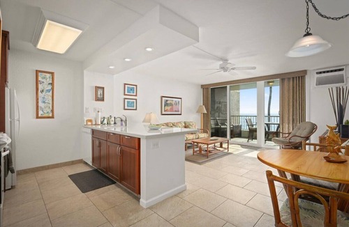 Kailua-Kona Condo | Oceanfront Condo, 5G Wi-Fi, King Bed, Hot Tub/Pool, Free Parking