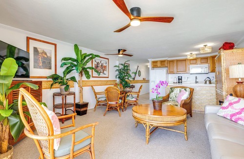 Punaluu Condo | Oceanfront Condo: Stunning Sunrise & Ocean Views