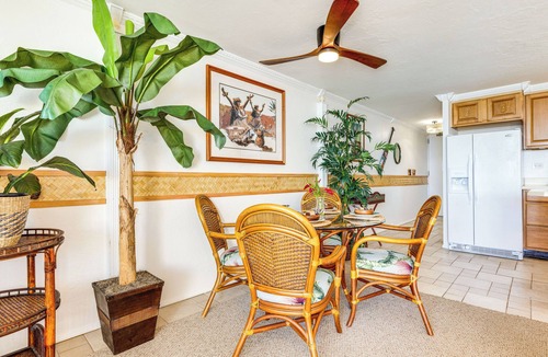 Punaluu Condo | Oceanfront Condo: Stunning Sunrise & Ocean Views