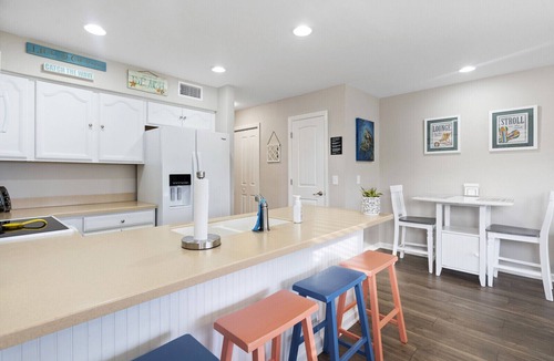 Surf City Condo | Oceanfront Condo w/Views, Pool + Parking