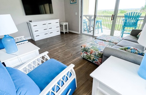 Surf City Condo | Oceanfront Condo w/Views, Pool + Parking