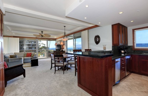 Kaanapali Condo | Oceanfront Corner Unit - #201 - Panoramic Ocean View - Over 165 "5" star reviews