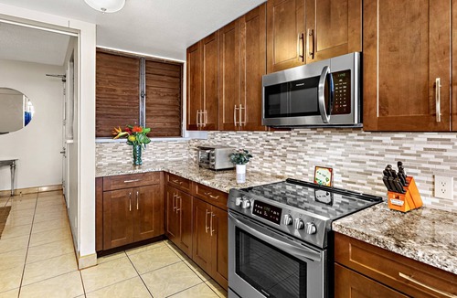 Kahana Condo | Oceanfront, Corner unit! - SK334 - Sullivan