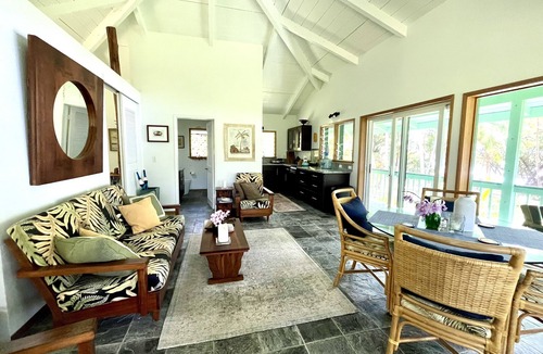 Opihikao Cottage | Oceanfront Cottage in Scenic 'Old Hawaii' - the Original Rainbow Dreams Cottage