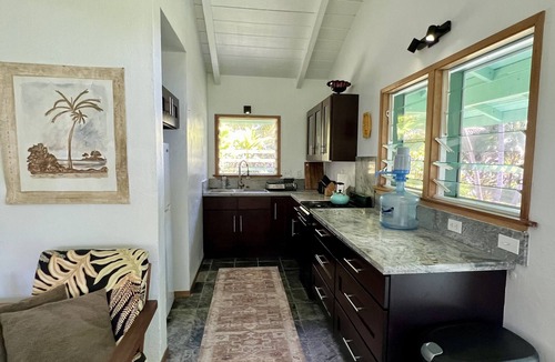 Opihikao Cottage | Oceanfront Cottage in Scenic 'Old Hawaii' - the Original Rainbow Dreams Cottage