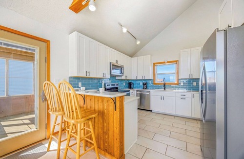 Wimble Shores House | Oceanfront Dog Friendly w/Saltwater Pool, Hot Tub, Sauna, Private Beach Access