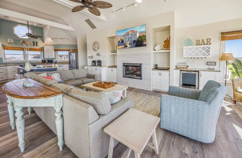 Waves House | Oceanfront Dog Friendly w Private Pool, Hot Tub, Game Room, Theater, Cmty Tennis