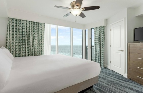 Cherry Grove Beach Resort | Oceanfront Escape – 1-Bedroom Oceanfront at Club Wyndham Towers on the Grove