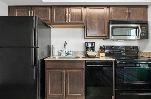 Cherry Grove Beach Resort | Oceanfront Escape – 1-Bedroom Oceanfront at Club Wyndham Towers on the Grove