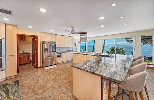 Kahalu u House | Oceanfront Gem in the Beautiful Kaneohe Dream Home Paradise Family Retreat