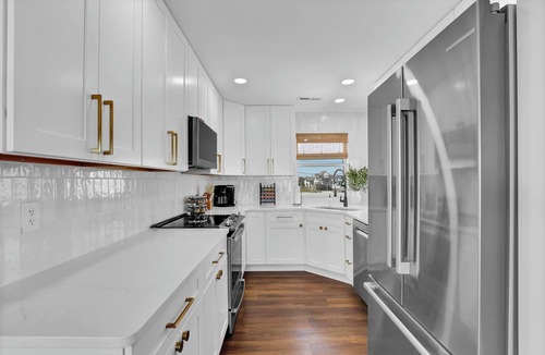 Surf City House | OCEANFRONT, Gorgeous Views + Linens Included!
