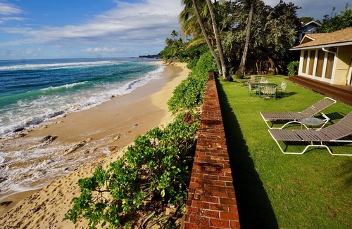 Haleiwa House | Oceanfront Home on White Sand Beach (legal licensed short stay)