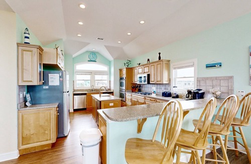 Hatteras House | Oceanfront home with ocean view, private hot tub & pool, & washer/dryer
