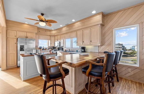 Frisco House | Oceanfront, Hot Tub, Beach Access, Game Room, Poker Table