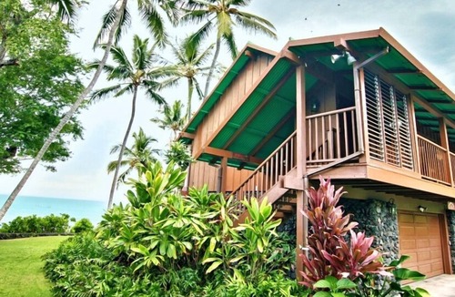 Honaunau-Napoopoo House | Oceanfront Hot Tub Kayaks Snorkeling Dolphins Gorgeous Location
