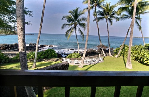 Honaunau-Napoopoo House | Oceanfront Hot Tub Kayaks Snorkeling Dolphins Gorgeous Location