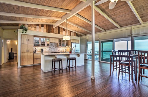 Historic Kailua Village House | Oceanfront Kona Home w/Beach Access & Views!