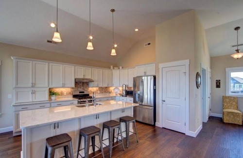 Farrow Shores House | OCEANFRONT Luxury Home - Brand NEW Heated POOL & HOT TUB!