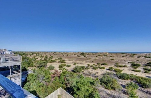 Farrow Shores House | OCEANFRONT Luxury Home - Brand NEW Heated POOL & HOT TUB!
