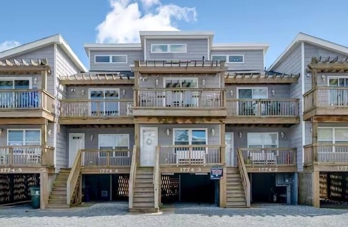 Sneads Ferry House | Oceanfront! “On a Wing and a Prayer” All new oceanfront decks! Booking 2026!