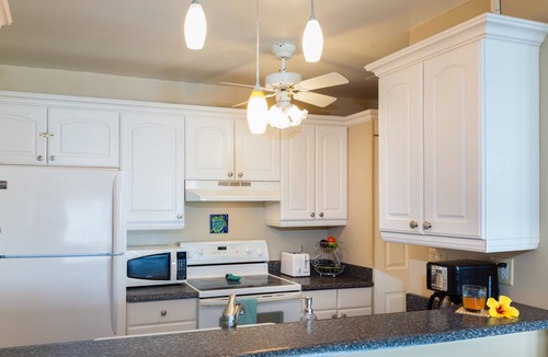 Kailua-Kona Condo | Oceanfront Penthouse, As Close As You Can Stay To Ocean, Stunning Views, A/C!