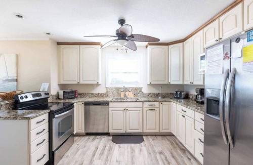 Southern Shores House | Oceanfront Private Beach Access & Community Pool!