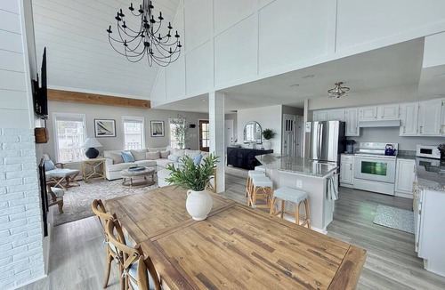 Villas House | Oceanfront Private Beach, Country Road Properties