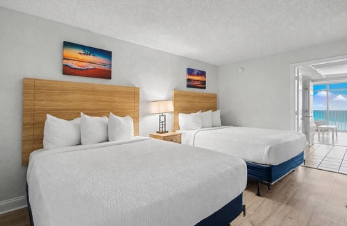 Myrtle Beach Hotel | Oceanfront Suite | Kitchen | Dog Friendly | Pools
