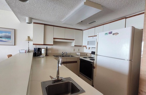 Crescent Beach Condo | Oceanfront Three Bedroom Condo - Crescent Towers II 406