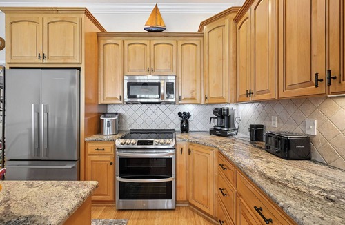 Surf City House | Oceanfront Townhome Villa with Access to Community Pool in Surf City, NC