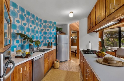 Pine Knoll Shores House | Oceanfront Treehouse Retreat | Private Beach Walkw