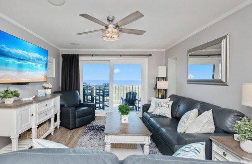 Ash Condo | OCEANFRONT Updated 3 Bedroom, 3 Bathroom Condo w/pool
