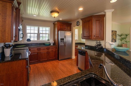Beachwalk House | OCEANFRONT luxury 5 BR home in gated Harbor Island Community