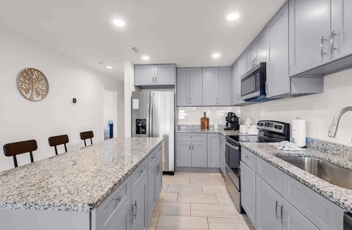 Ocean Drive Villa | Oceanfront w/Private Balcony | Steps to Sand