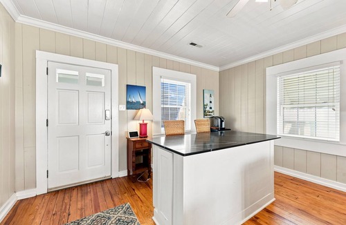 Atlantic Beach Cottage | Oceanfront with Expansive Deck & Stunning View