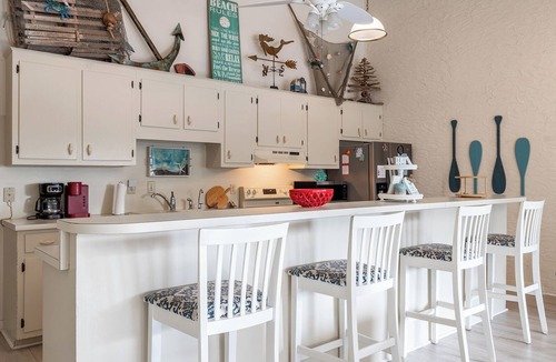 Pine Knoll Shores Condo | Oceans #11, Oceanside Condo in Pine Knoll Shores, NC!