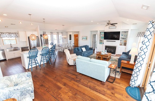 Whalehead Beach House | Oceanside, 8 BRs, ELEV, Pool, H Tub, Dogs Welcome, WW934, Howdy Hideaway
