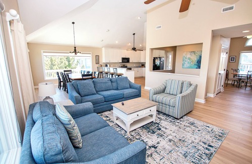 Whalehead Beach House | Oceanside, 8 BRs, Priv Pool, Pool Table, Close to Beach Access, WW869, Bikini Bottom