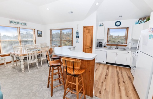 Ocean Sands House | Oceanside, Close to Beach, Hot Tub- OS5H, Long Beach Day