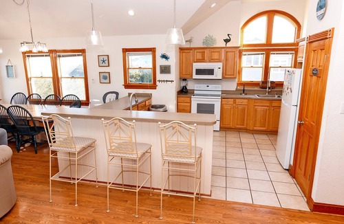 Ocean Sands House | Oceanside, Close to beach, private pool, Hot Tub, OL1, Wild and Wonderful