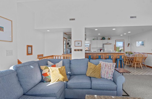 Waves House | Oceanside Dog Friendly Home w/Hot Tub, Screen Porch, Media Room, Beach Nearby