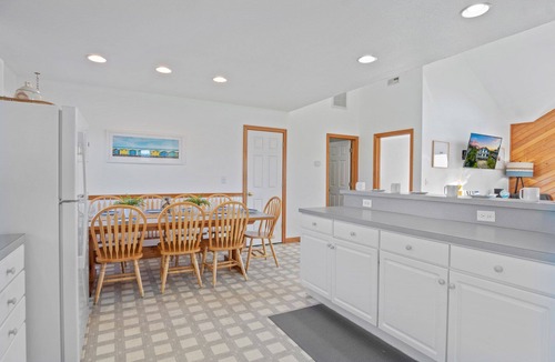 Waves House | Oceanside Dog Friendly Home w/Hot Tub, Screen Porch, Media Room, Beach Nearby
