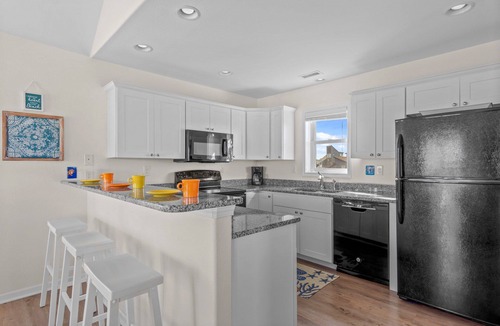 Hatteras House | Oceanside Dog Friendly w/Hot Tub and Nearby Beach Access. See Blue Sea Today!