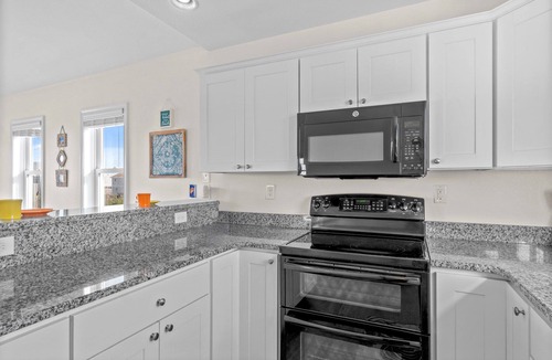 Hatteras House | Oceanside Dog Friendly w/Hot Tub and Nearby Beach Access. See Blue Sea Today!
